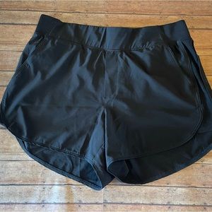Active women shorts